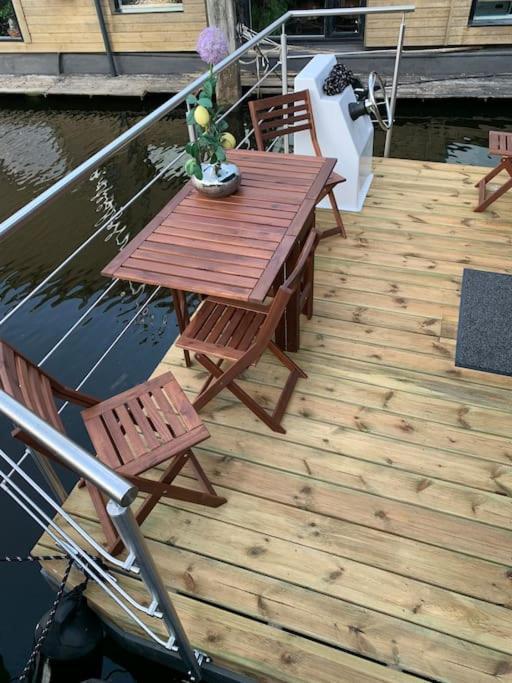 Unique New Houseboat Moored 4 Apartment Zwartsluis Exterior photo