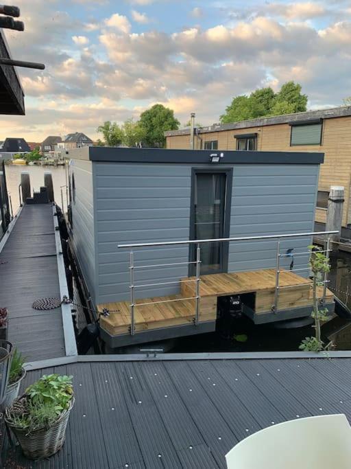 Unique New Houseboat Moored 4 Apartment Zwartsluis Exterior photo